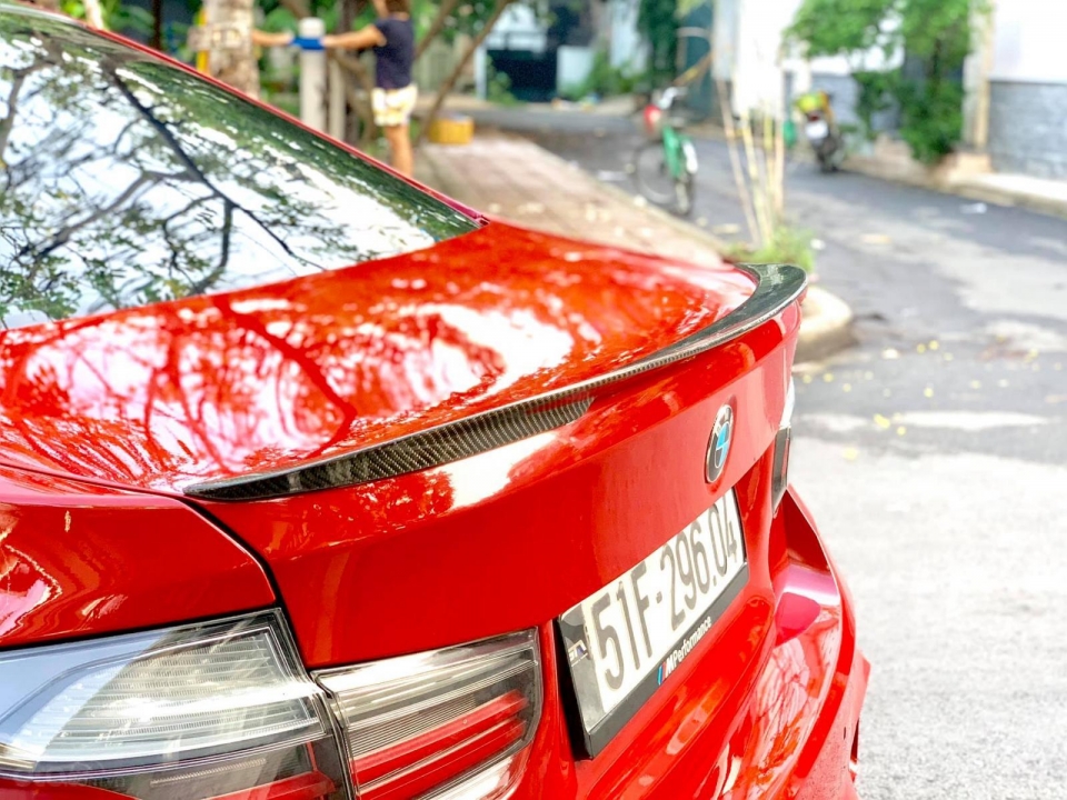 Độ thêm gần 1 tỷ toàn đồ hiệu, BMW 320i chạy 3,2 vạn được bán lại với giá không ngờ do them gan 1 ty toan do hieu bmw 320i chay 10 van duoc ban lai voi gia khong ngo