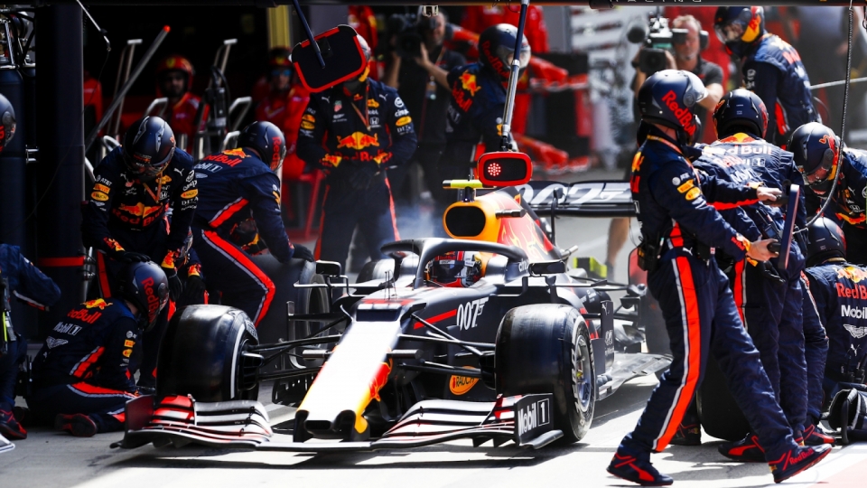 Red phá kỷ lục thế giới, thay lốp chỉ mấy 1,91 giây red bull racing pha ky luc vao pit stop nhanh nhat