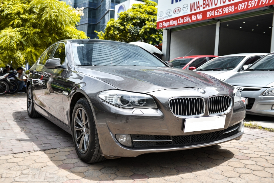 cho vinfast lux a hay mua bmw 523i 2011 cu 900 trieu