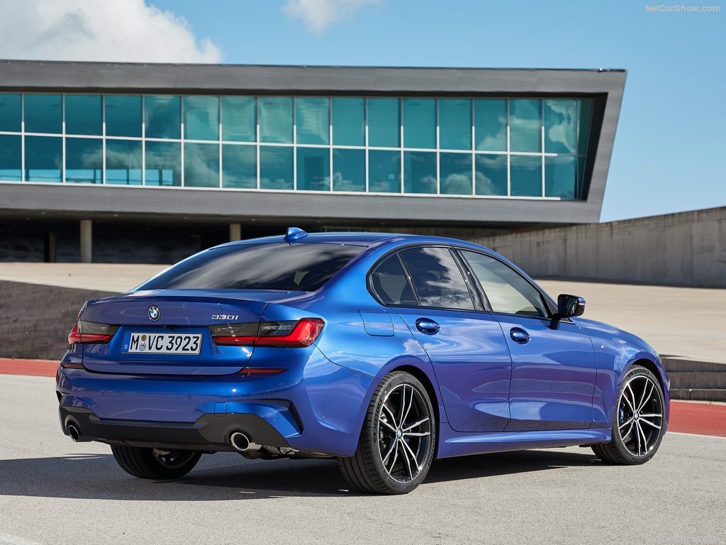 gia bmw 330i m sport 2019 tai viet nam dat hon doi thu toi 400 trieu dong