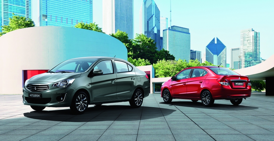 Hàng loạt xe Mitsubishi nhập khẩu đổ bộ trong tháng 8, giá giảm từ 15 triệu đồng mitsubishi motors viet nam dieu chinh gia ban cac dong xe