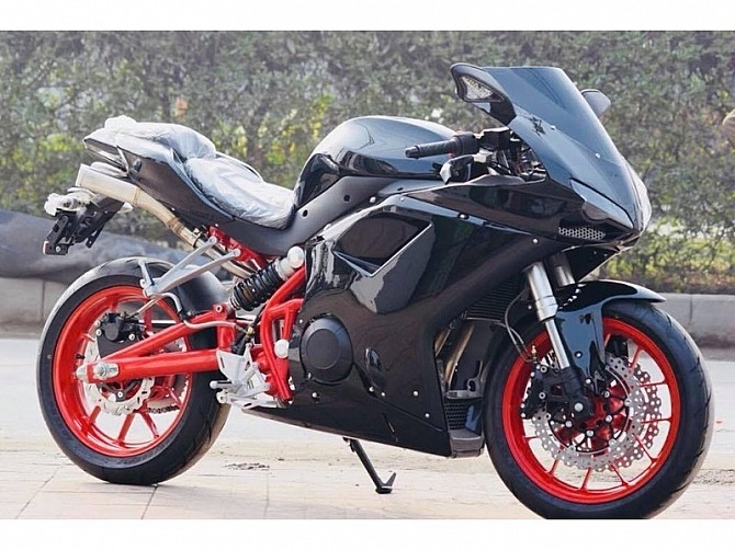 ducati 848 bi nhai trang tron o pakistan