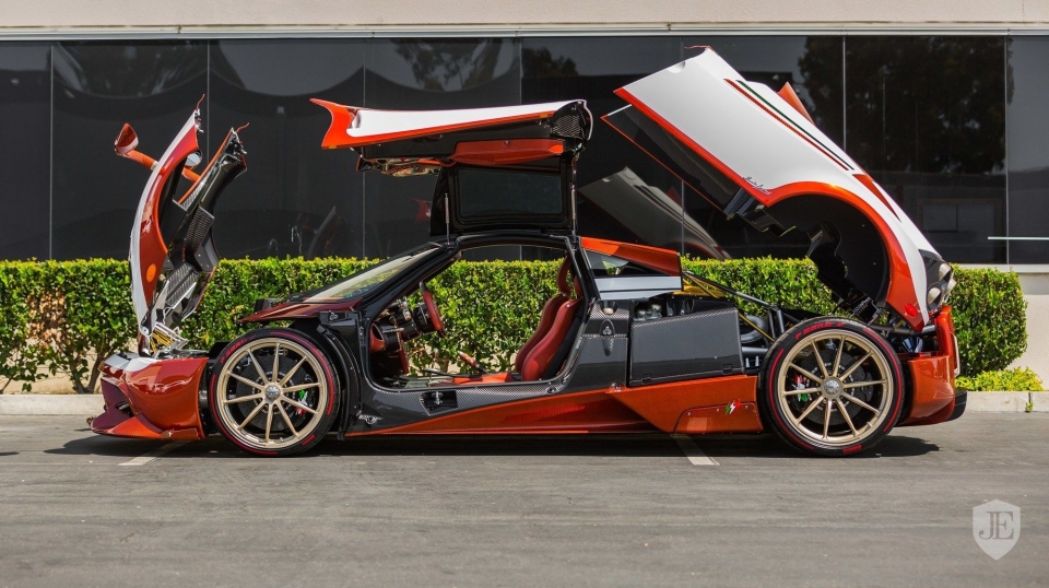 pagani huayra doc nhat vo nhi bat ngo duoc rao ban
