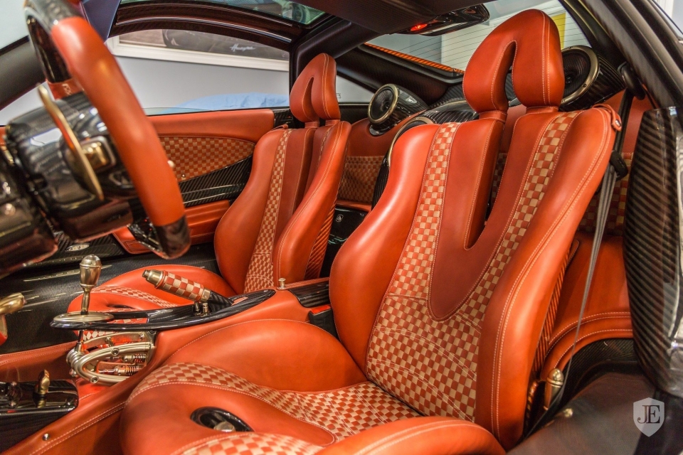 Pagani Huayra độc nhất vô nhị được rao bán khi mới đi... 8km pagani huayra doc nhat vo nhi bat ngo duoc rao ban