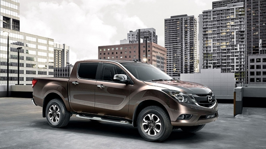 Mazda BT-50 mới ra mắt ngày mai, đúng lúc các đối thủ đang gặp khó