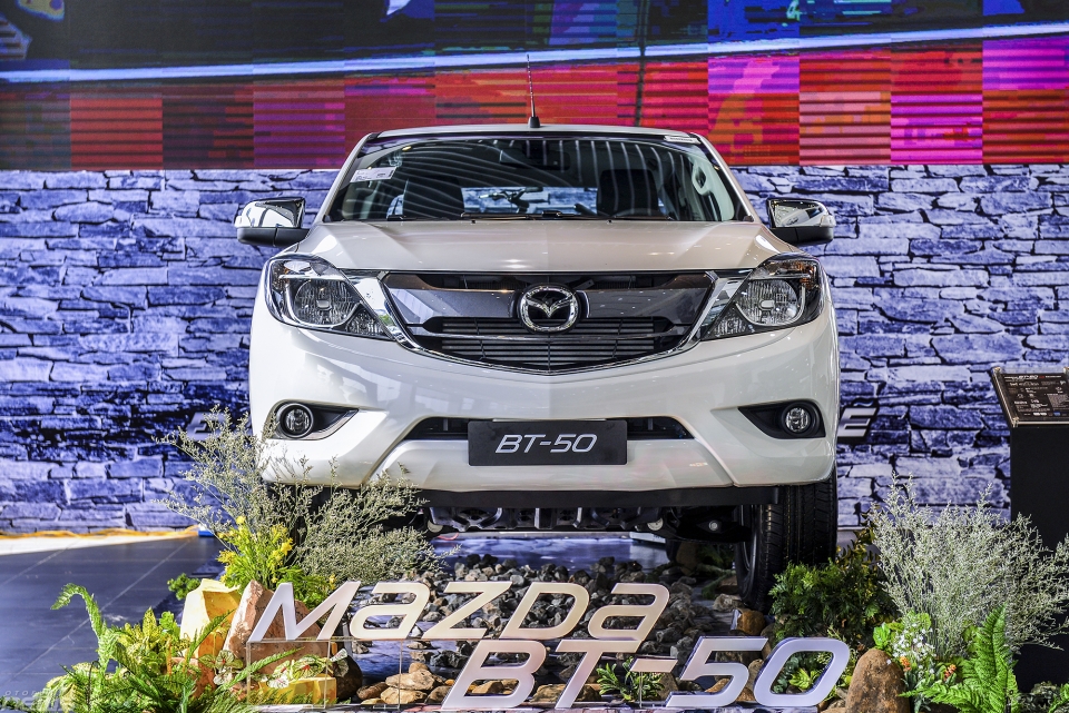 chi tiet mazda bt 50 2019 vua ra mat tai viet nam