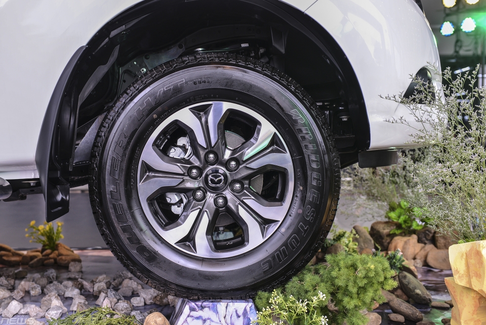 chi tiet mazda bt 50 2019 vua ra mat tai viet nam