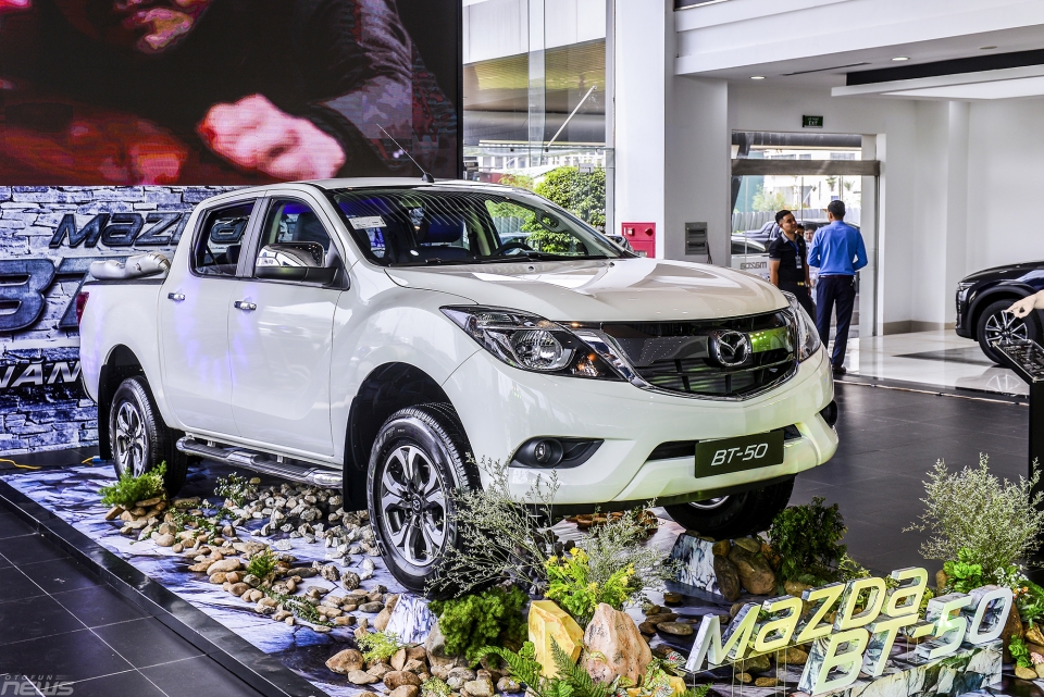 chi tiet mazda bt 50 2019 vua ra mat tai viet nam