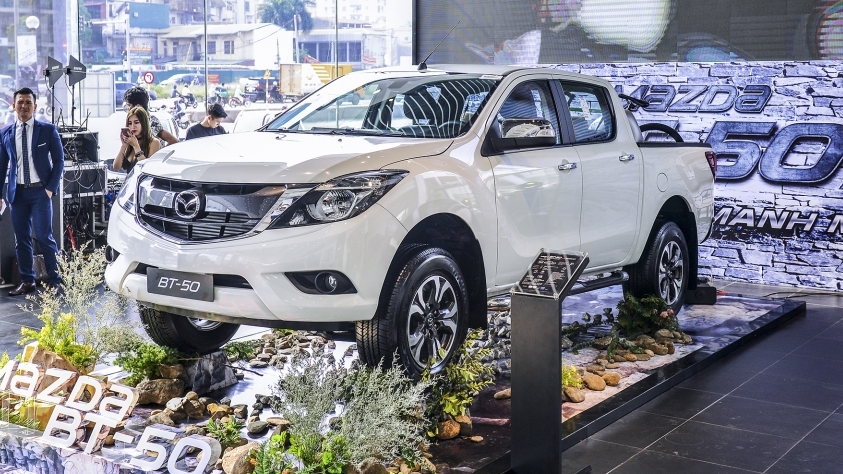 Chi tiết Mazda BT-50 phiên bản một cầu số tự động giá 729 triệu đồng