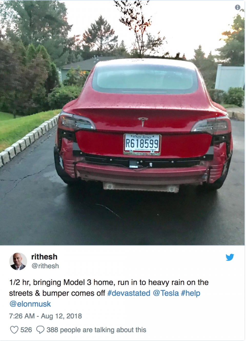 Tesla Model 3 bị lỗi ngớ ngẩn khi trời mưa tesla model 3 gap loi kho tin ve do ben