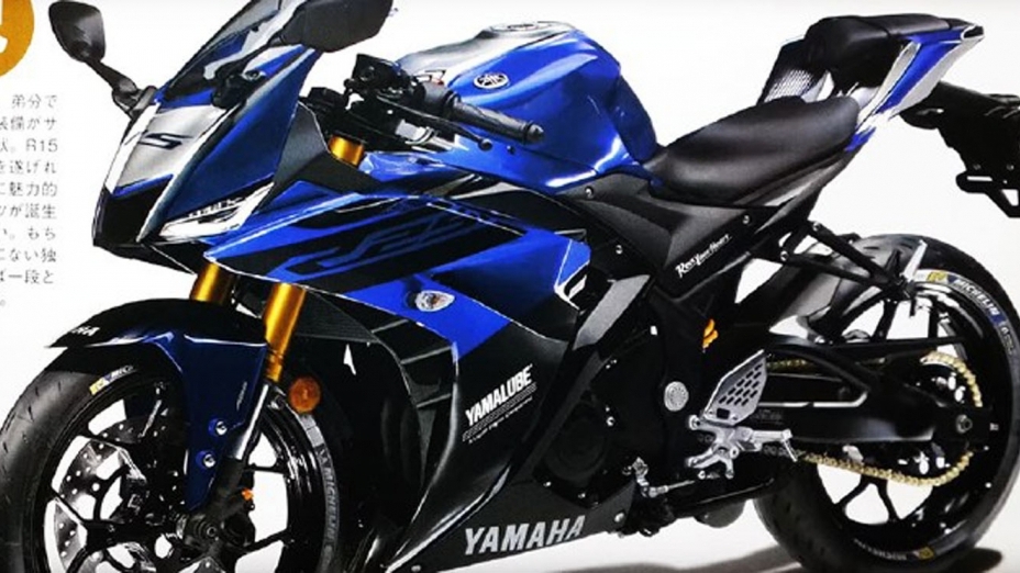 Yamaha R3 2019 lộ ảnh chạy thử trên phố