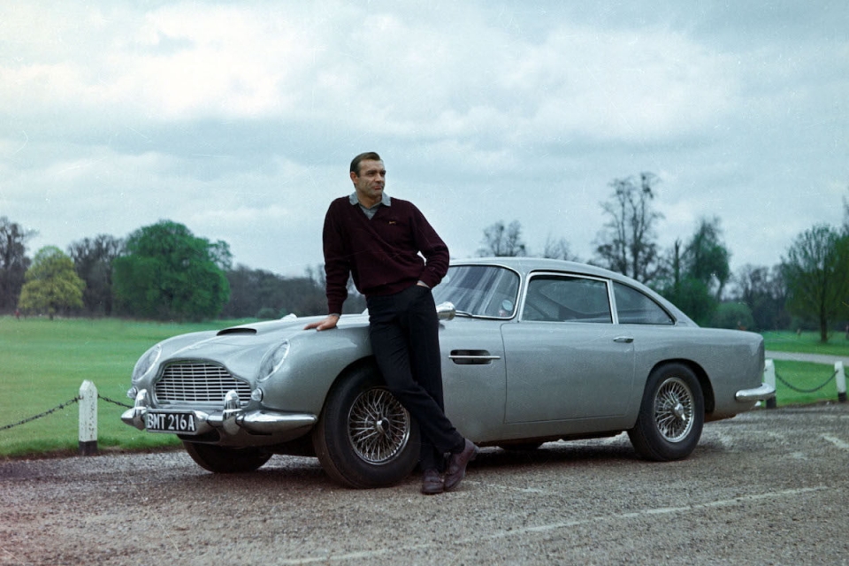 Aston Martin tái sản xuất siêu xe của điệp viên 007, giá 80 tỷ đồng aston martin tai san xuat sieu xe cua diep vien 007 gia 80 ty dong