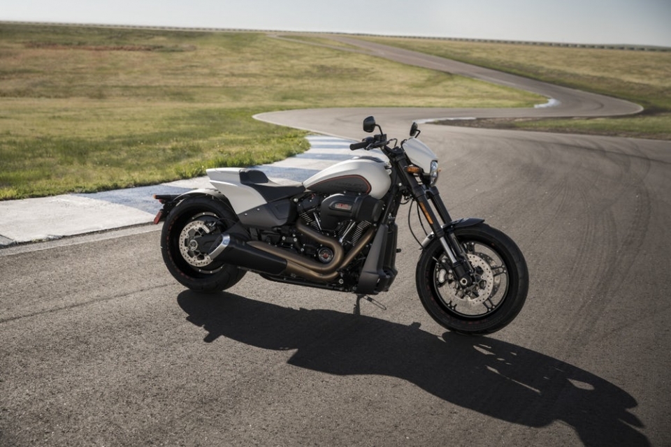 Harley-Davidson FXDR 114 2019 ra mắt, sẵn sàng cho đường đua harley davidson fxdr 114 2019 ra mat san sang cho duong dua