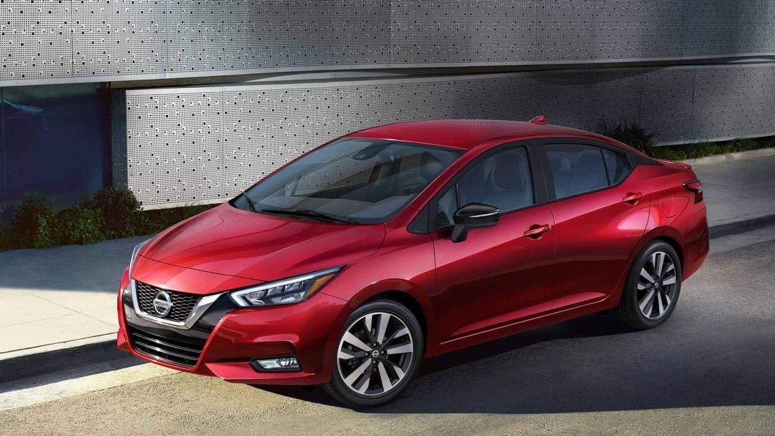 Nissan Sunny thế hệ mới giá từ 14.730 USD, lột xác cả trong lẫn ngoài