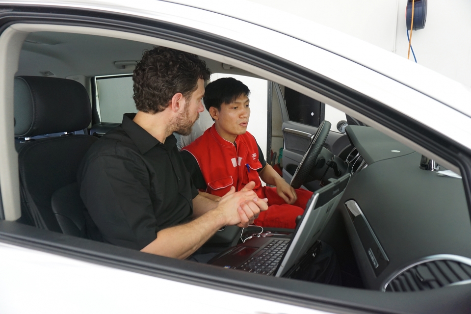 Cơ hội cho khách hàng Việt gặp gỡ các chuyên gia kỹ thuật hàng đầu thế giới của Audi co hoi cho khach hang viet gap go cac chuyen gia ky thuat hang dau the gioi cua audi