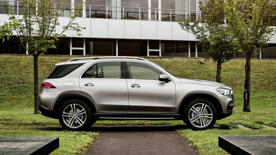 Mercedes-Benz giới thiệu GLE hoàn toàn mới, trang bị hàng loạt công nghệ tiên tiến mercedes benz gioi thieu gle hoan toan moi trang bi hang loat cong nghe tien tien