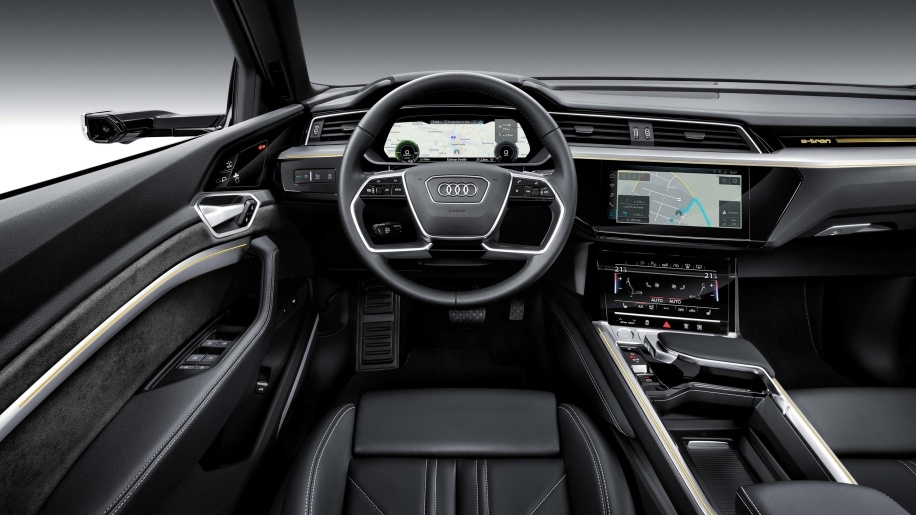 Audi E-Tron đối đầu Mercedes Benz EQC: "Kẻ tám lạng, người nửa cân" audi e tron doi dau mercedes benz eqc ke tam lang nguoi nua can