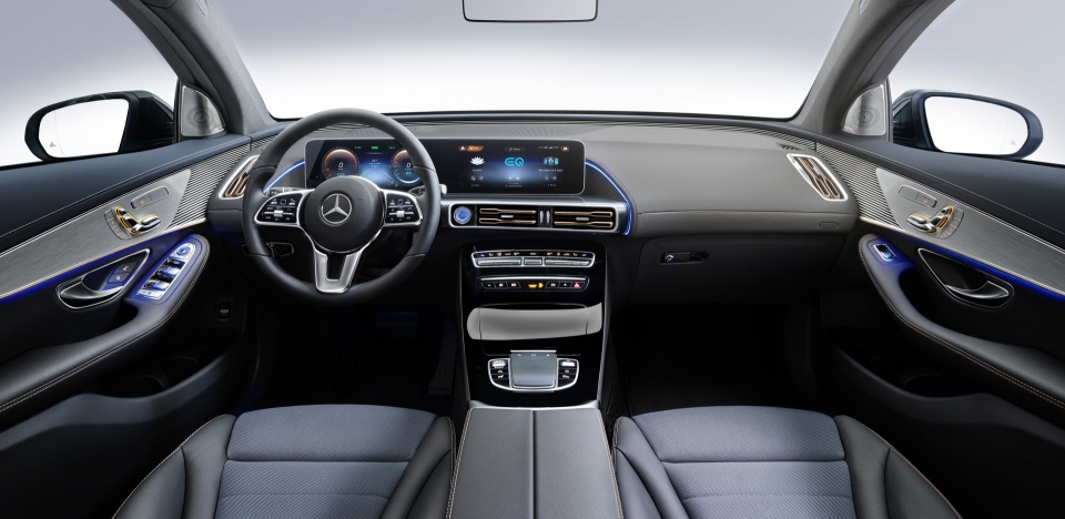 Audi E-Tron đối đầu Mercedes Benz EQC: "Kẻ tám lạng, người nửa cân" audi e tron doi dau mercedes benz eqc ke tam lang nguoi nua can