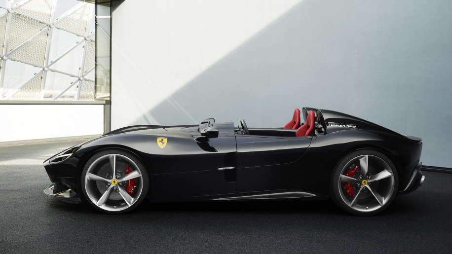 ferrari bat ngo ra mat 2 mau xe mui tran phong cach xe dua hoai co