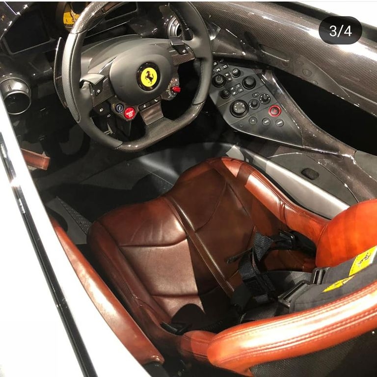 ferrari bat ngo ra mat 2 mau xe mui tran phong cach xe dua hoai co