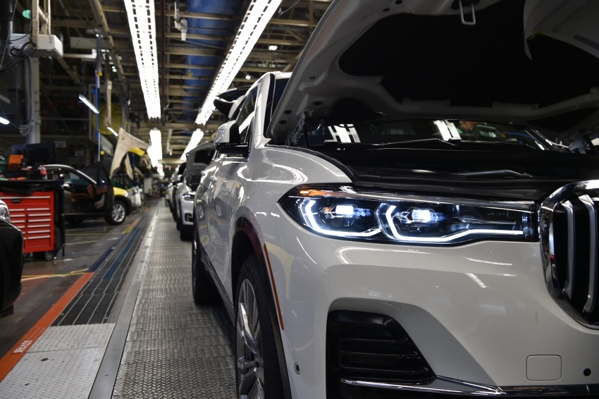 suv cao cap nhat cua bmw lo anh noi that gioi thieu vao thang 10