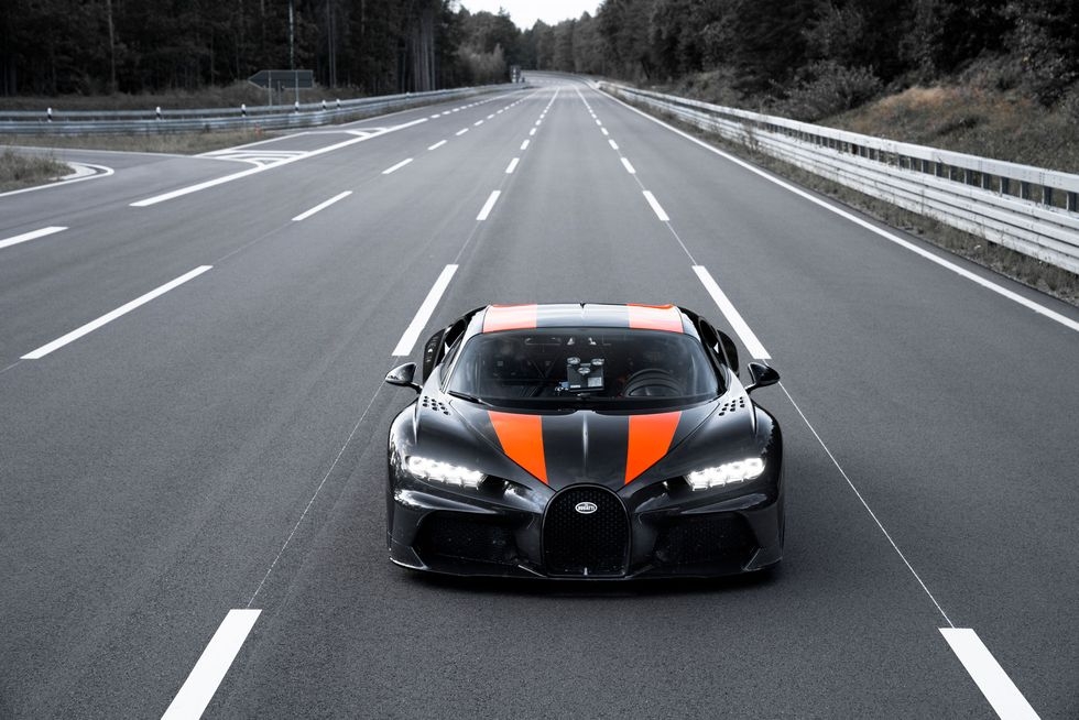 bugatti chiron 1 lan nua pha ky luc toc do gan cham nguong 500kmh