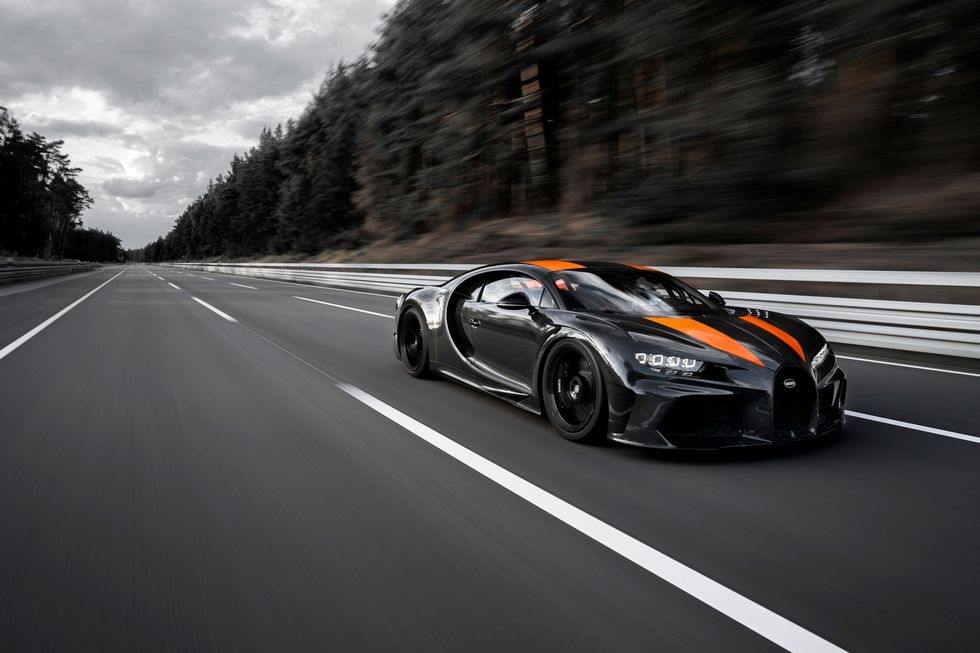 bugatti chiron 1 lan nua pha ky luc toc do gan cham nguong 500kmh