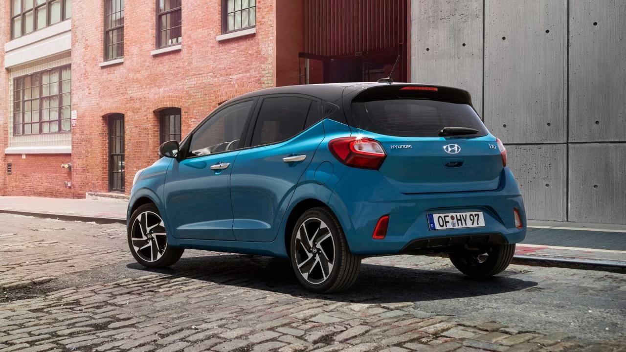 So sánh Hyundai i10 hoàn toàn mới và Vinfast Fadil: Chọn trang bị hay thiết kế? so sanh hyundai i10 hoan toan moi va vinfast fadil chon trang bi hay thiet ke