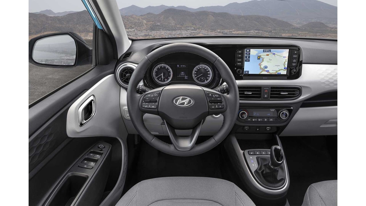 So sánh Hyundai i10 hoàn toàn mới và Vinfast Fadil: Chọn trang bị hay thiết kế? so sanh hyundai i10 hoan toan moi va vinfast fadil chon trang bi hay thiet ke