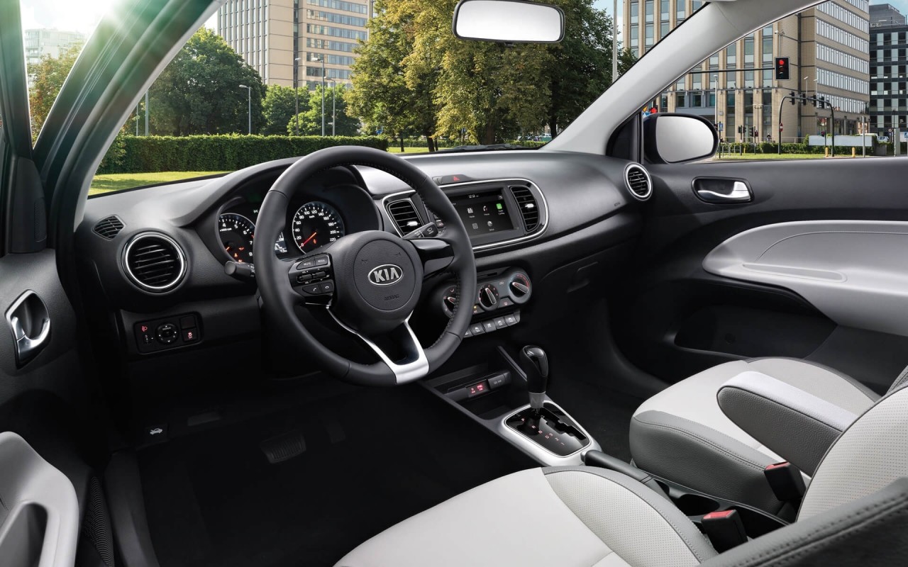 Kia Soluto có gì để cạnh tranh với các đối thủ hàng đầu phân khúc B kia soluto da dinh ngay ra mat co gi de canh tranh vios accent
