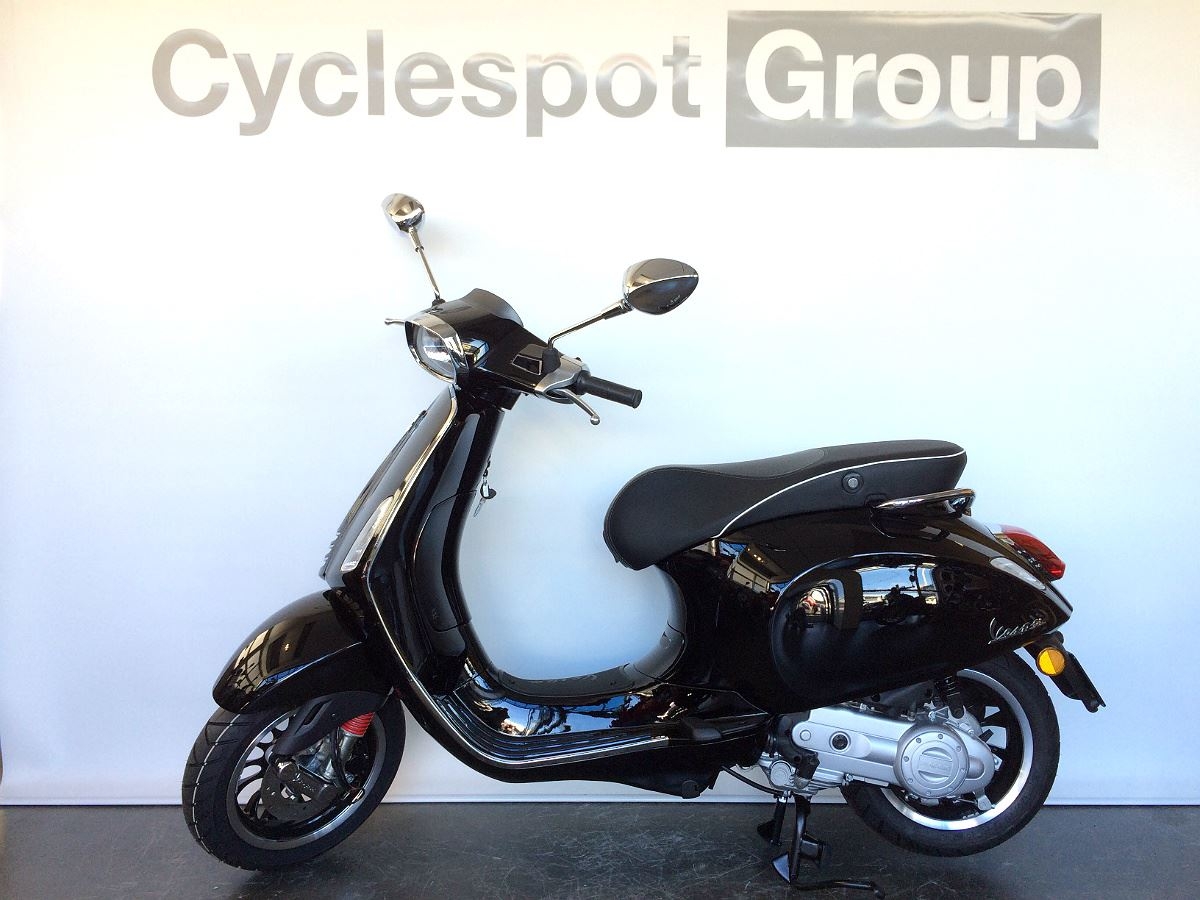 Thêm phiên bản 50cc cho Vespa Primavera và Sprint: Đẹp, đắt và tốn xăng vespa bo sung them phien ban 50cc cho primavera va sprint dep dat va ton xang