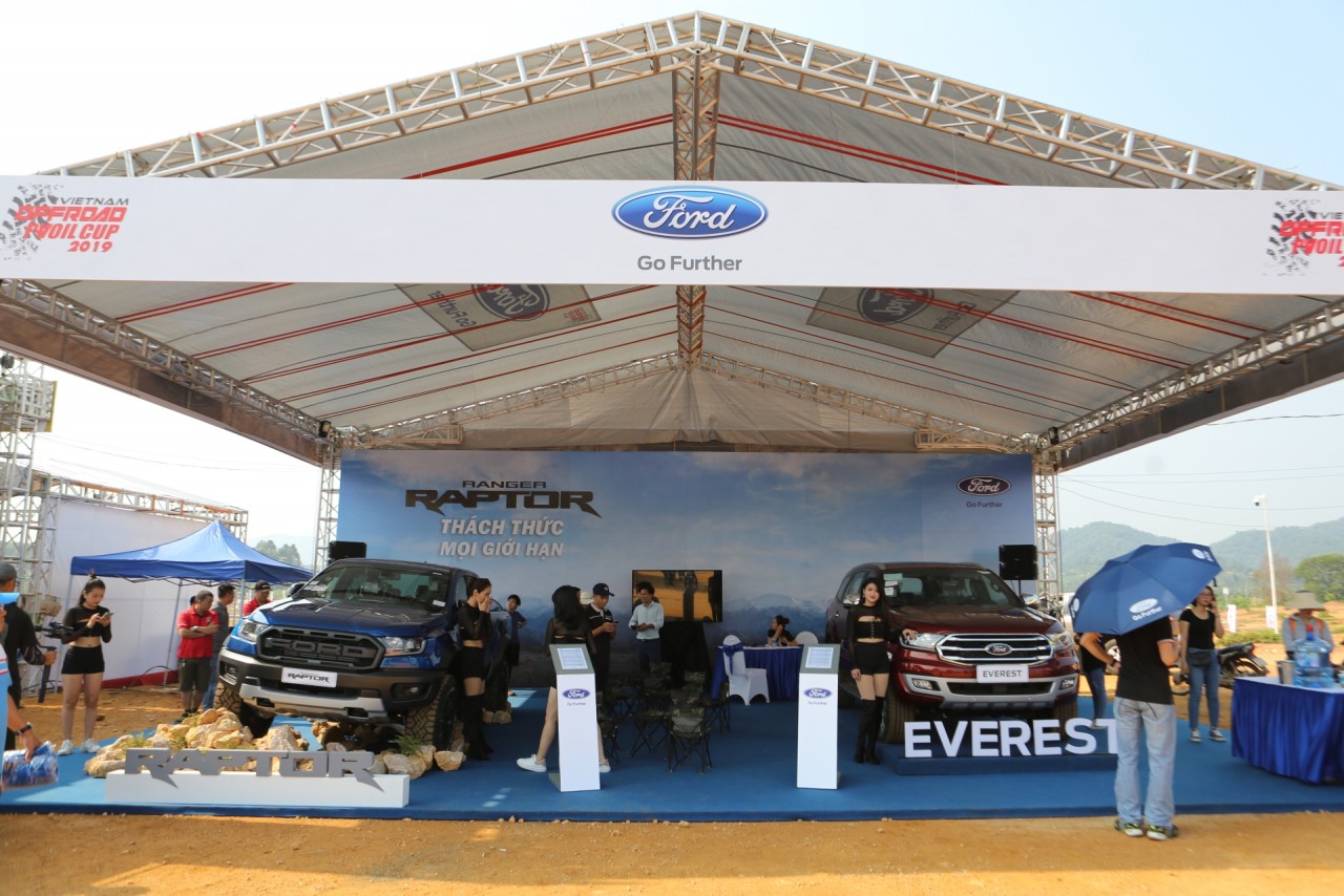 Gian hàng Ford tại PVOIL VOC 2019: Hút khách nhờ Ranger Raptor gian hang ford tai pvoil voc 2019 hut khach nho sieu ban tai ranger raptor