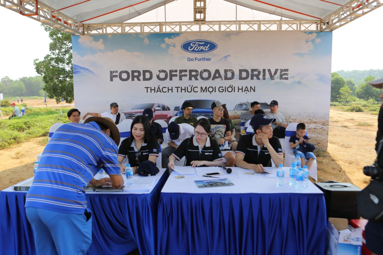 Gian hàng Ford tại PVOIL VOC 2019: Hút khách nhờ Ranger Raptor gian hang ford tai pvoil voc 2019 hut khach nho sieu ban tai ranger raptor