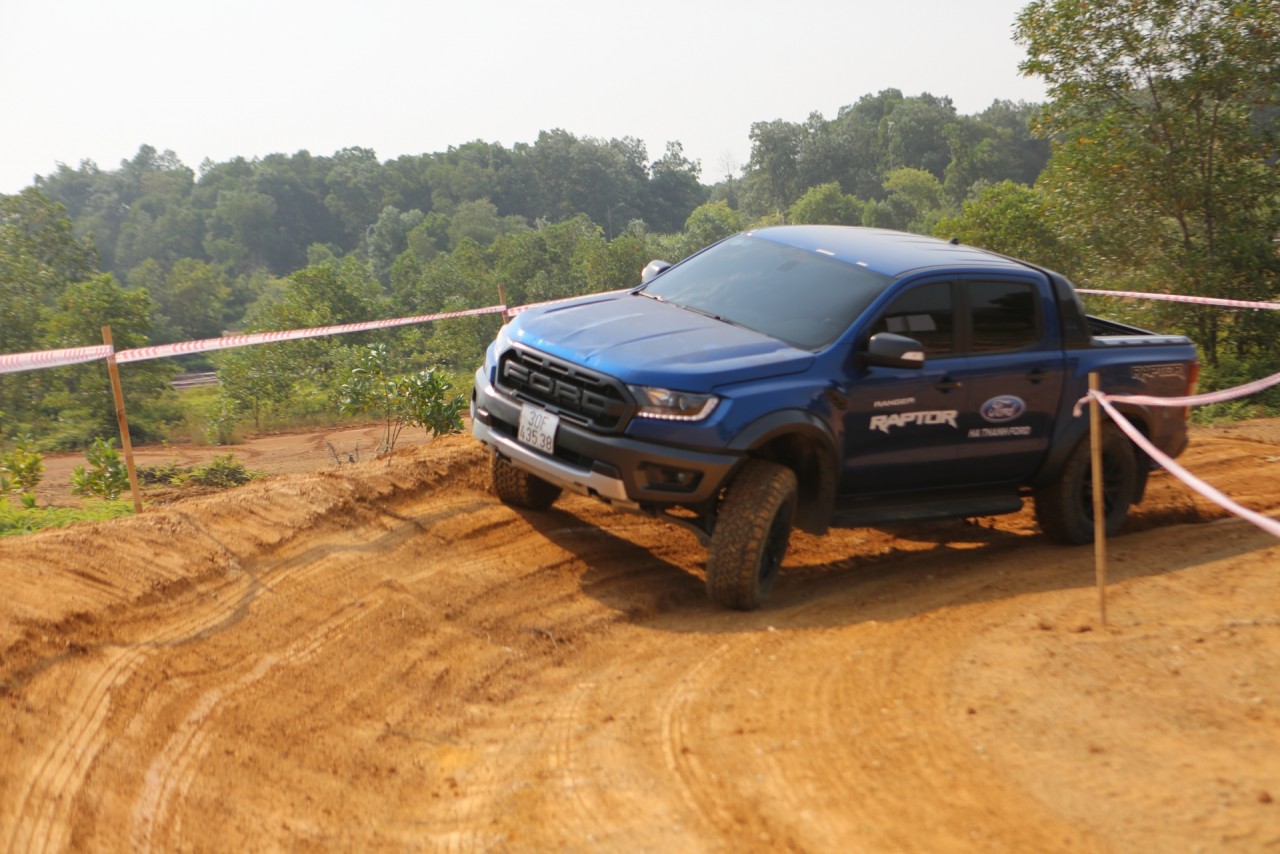Gian hàng Ford tại PVOIL VOC 2019: Hút khách nhờ Ranger Raptor gian hang ford tai pvoil voc 2019 hut khach nho sieu ban tai ranger raptor