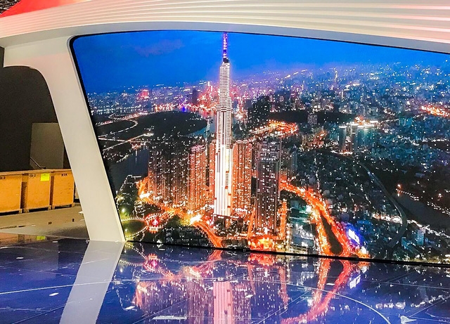 hinh anh san khau hoanh trang cua vinfast tai paris motor show truoc gio ra mat