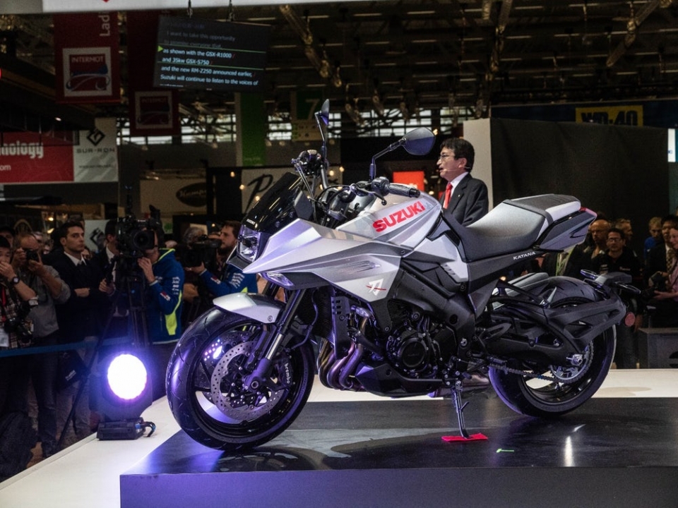 Suzuki hồi sinh mẫu xe Katana, phiên bản dễ "thuần" của GSX-1000R suzuki hoi sinh mau xe katana la phien ban de thuan cua gsx 1000r