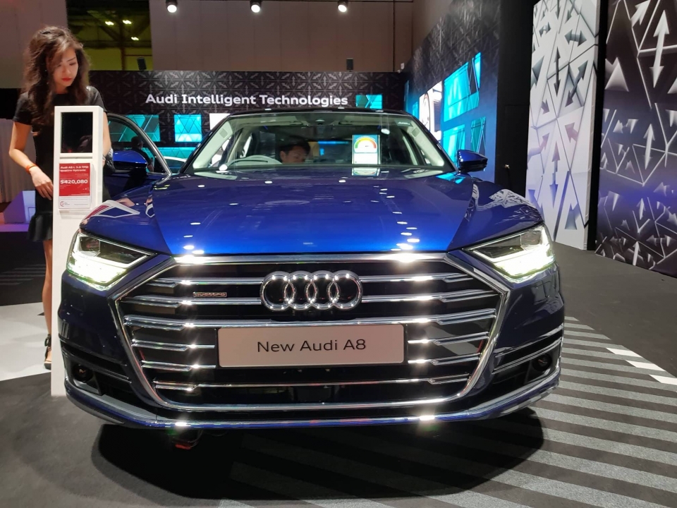audi a8l xuat hien long lay tai audi brand experience 2018 tai singapore