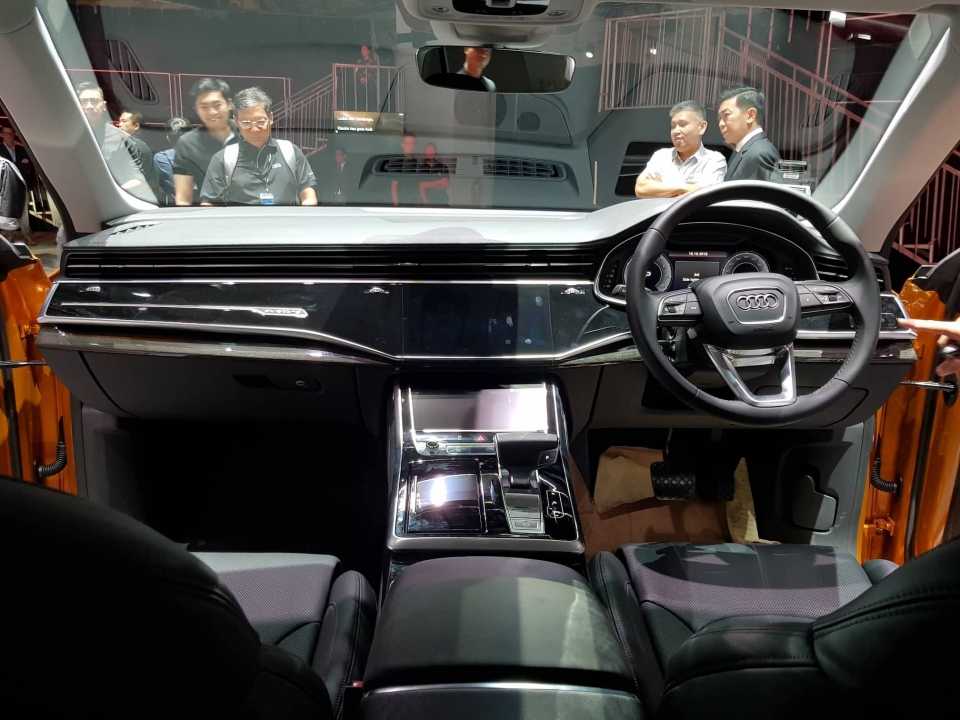 audi ra mat q8 doi trong cua bmw x6 tai singapore san sang trung bay tai viet nam motor show 2018