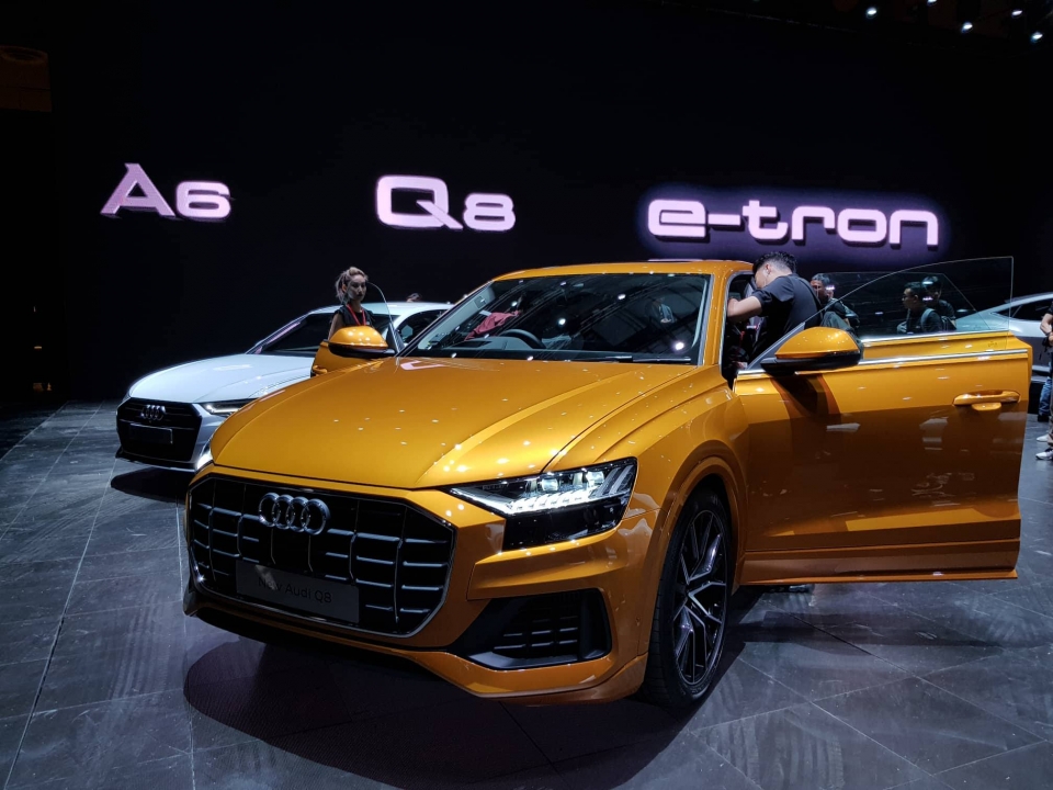 audi ra mat q8 doi trong cua bmw x6 tai singapore san sang trung bay tai viet nam motor show 2018