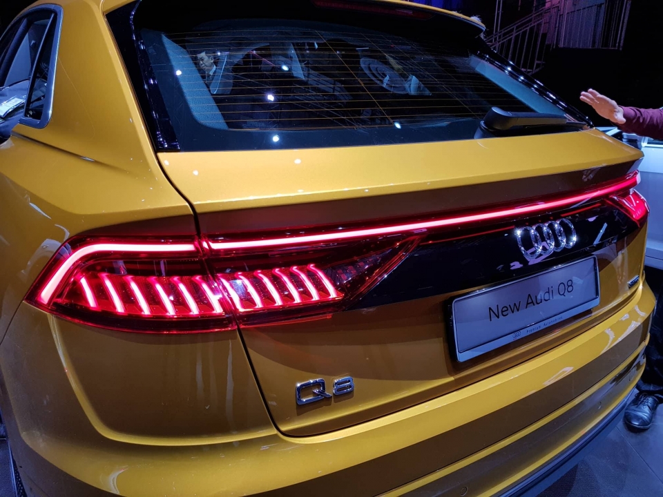 audi ra mat q8 doi trong cua bmw x6 tai singapore san sang trung bay tai viet nam motor show 2018