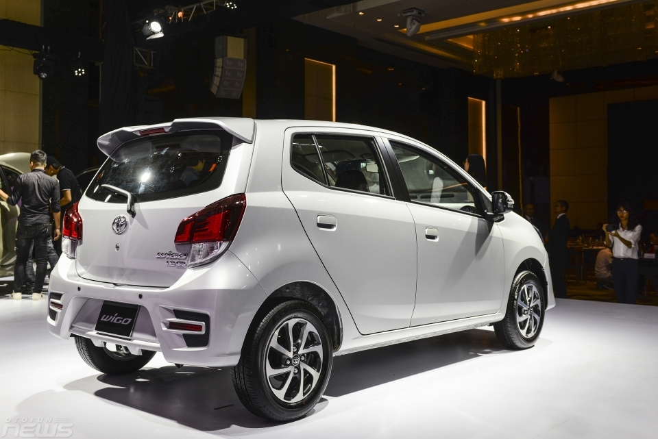 toyota wigo vuot mat kia morning du moi ra mat
