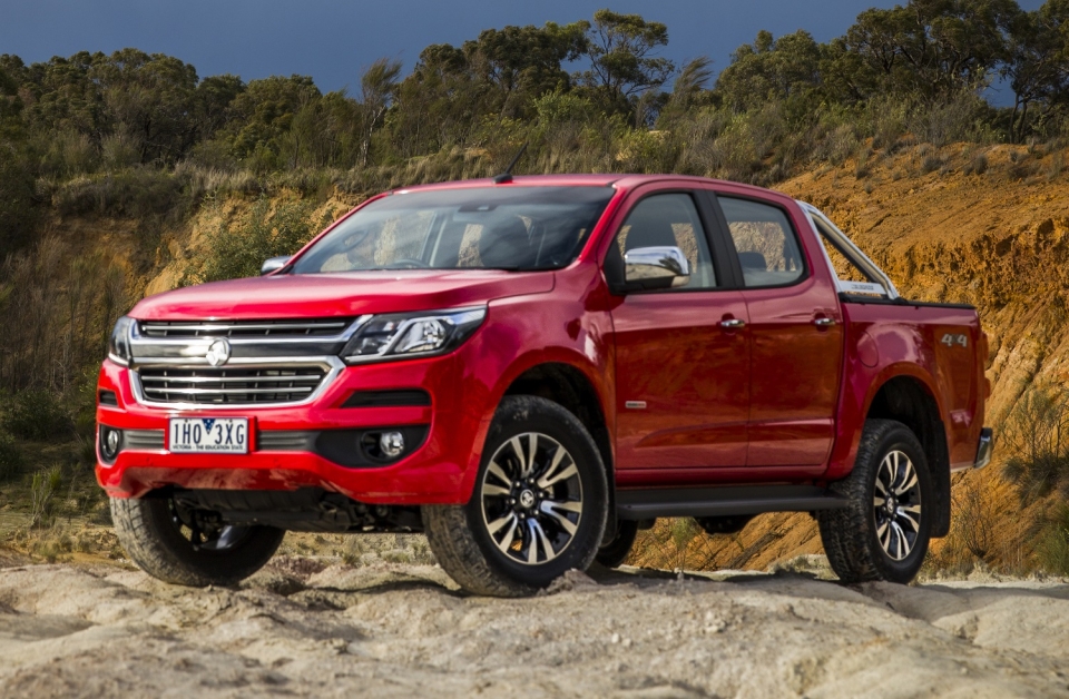 ford ranger lay lai ngoi vuong hat cang chevrolet colorado