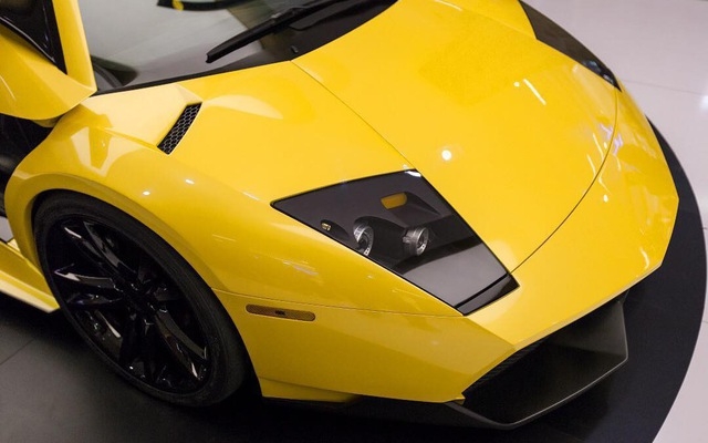 ky su iran mat 4 nam rong de nhai lamborghini murcielago sv giong den 99