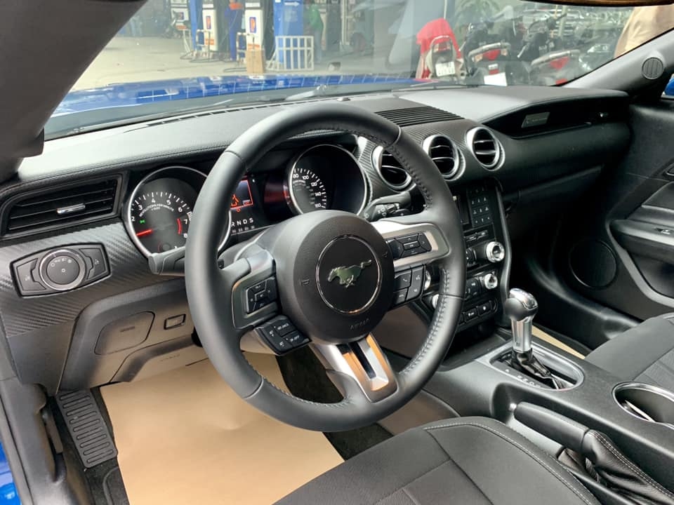 chi tiet ford mustang 23 ecoboost 2018 tai ha noi