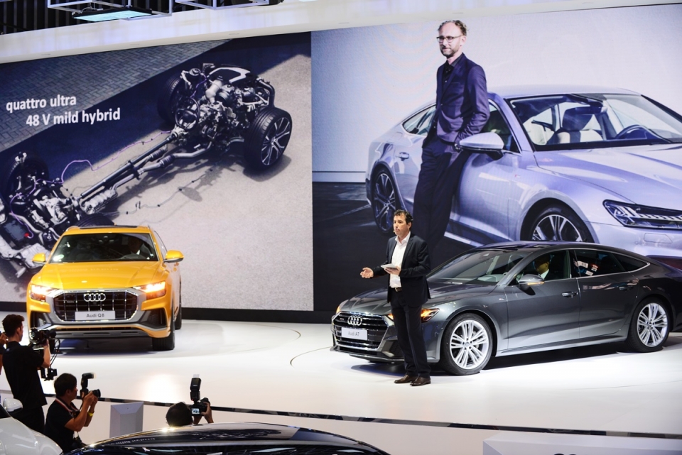 vms 2018 gian hang audi hut khach voi hai ngoi sao a7 sportback va q8