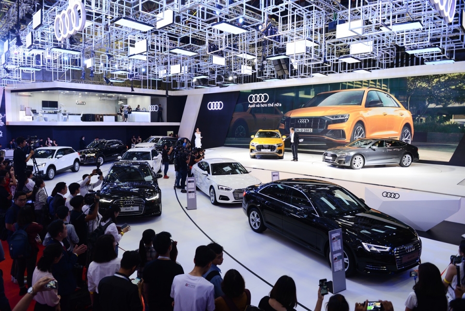 vms 2018 gian hang audi hut khach voi hai ngoi sao a7 sportback va q8
