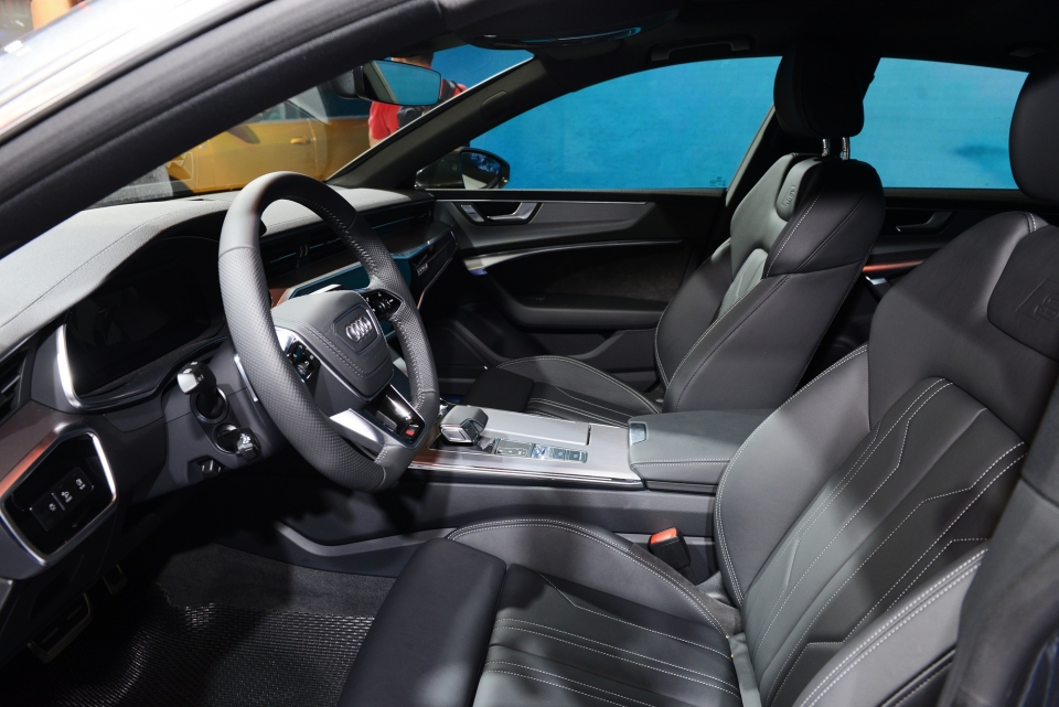 Audi ra mắt A7 Sportback 2019: Hấp dẫn và đầy công nghệ vms 2018 audi ra mat a7 sportback 2019 hap dan va day cong nghe
