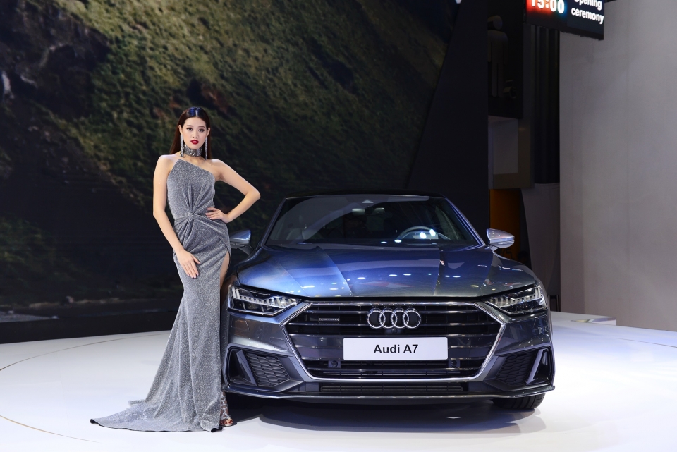 Audi ra mắt A7 Sportback 2019: Hấp dẫn và đầy công nghệ vms 2018 audi ra mat a7 sportback 2019 hap dan va day cong nghe