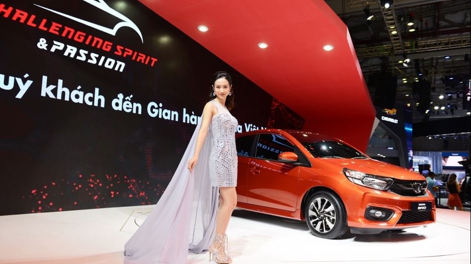 Gian hàng Honda hút mắt với xe đua F1 cùng hàng loạt xe độ body kit thể thao
