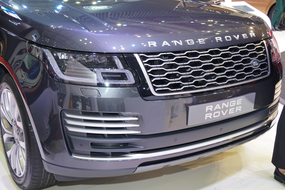 vms2018 chi tiet range rover autobiography 2018 duoc khach viet ngay khi vua gioi thieu